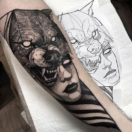 手臂上线条感很不错的黑灰欧美人像纹身图案