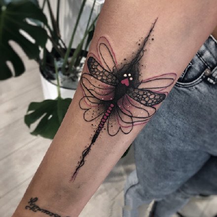 黑色和红色搭配元素的一组个性小纹身图案