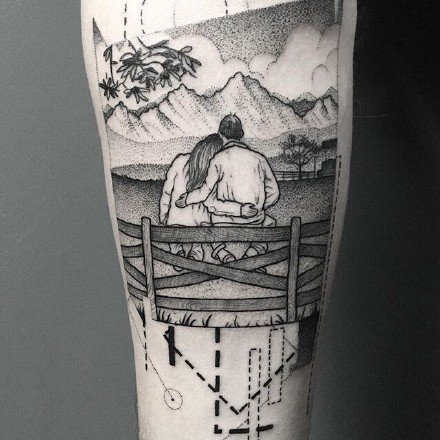 手臂黑灰点刺纹身：黑灰点刺风格的9张手臂纹身图案