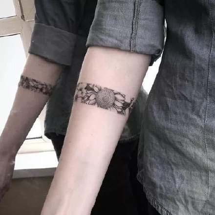 蕾丝臂环：给女生增加性感的手蕾丝手环臂环纹身图案