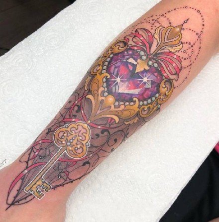 耀眼的一组9张创意钻石纹身图案欣赏