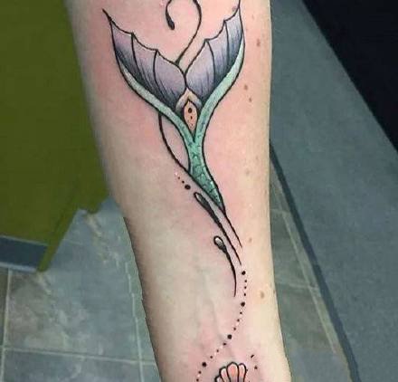 个性小清新的一组关于鱼尾的纹身图案