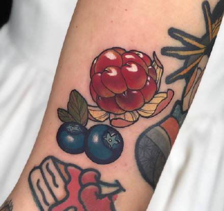 很逼真的一组写实水果纹身图案欣赏