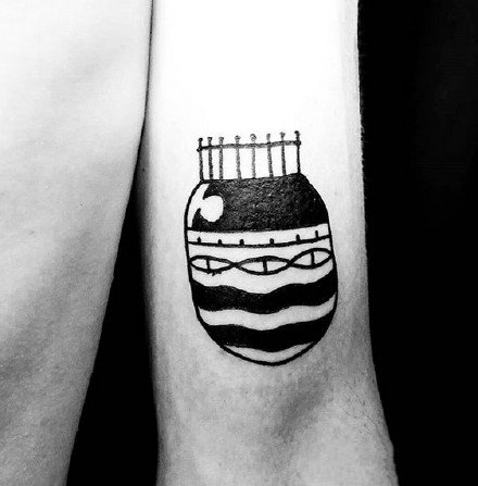 黑色调的一组个性小纹身图案9张