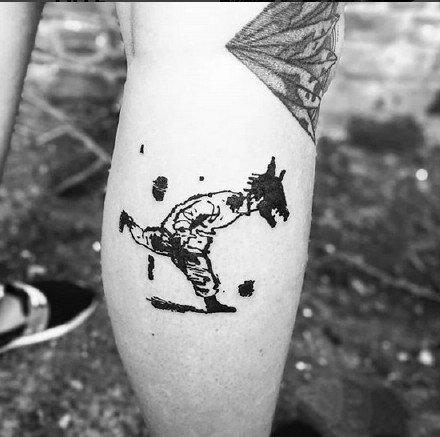 黑色调的一组个性小纹身图案9张