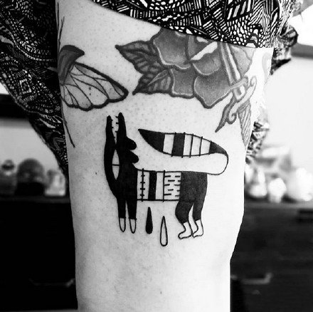 黑色调的一组个性小纹身图案9张