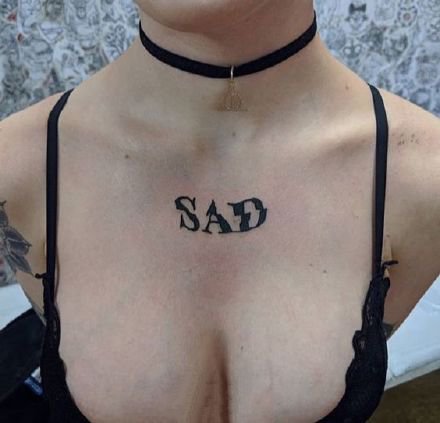 一组很随意的个性英文字母的纹身图案