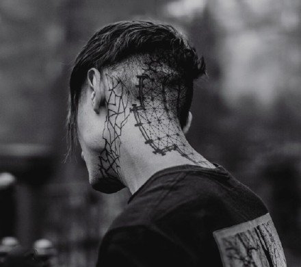 很奇妙的线条组成的黑灰色点刺纹身图案9张