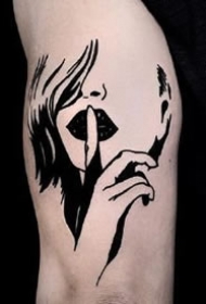 深黑色简洁风格的一组小黑色纹身图案