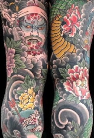 传统风格的一组大花腿纹身图案9张