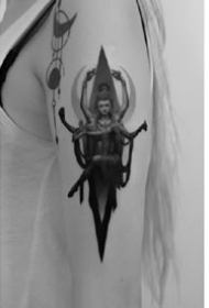 精致细腻的9张黑灰人物纹身图案作品
