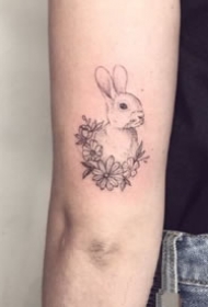 小兔子纹身：黑灰色的9张小兔子纹身作品9张