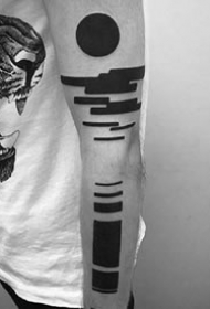 个性的一组适合男生的黑色图形纹身图案