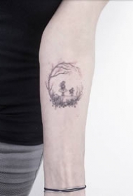 黑白色小清新风格的纹身小图案9张