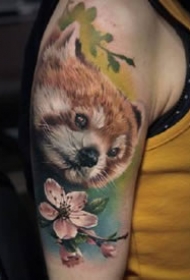 大神级的一组大臂腿部水彩写实纹身作品图案