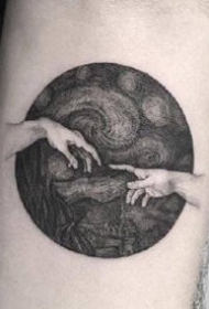 一组两手相对的手势纹身图案欣赏