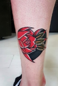 心形school纹身：school风格的一组爱心形纹身图案