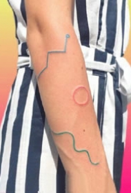 有趣的涂鸦纹身：涂鸦风格的一组有趣纹身图案9张