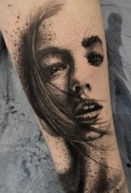 很特别的一组适合小手臂和小腿的黑灰纹身图案欣赏