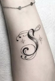 9张很简约的一组花体字英文纹身图片赏析