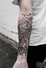 公路主题的一组创意黑色风景纹身图案9张