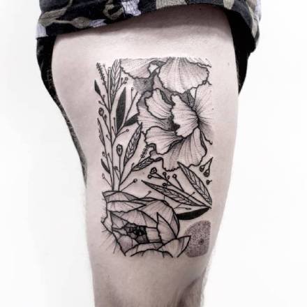 枝桠纹身：黑灰色的花草植物枝条纹身图案9张