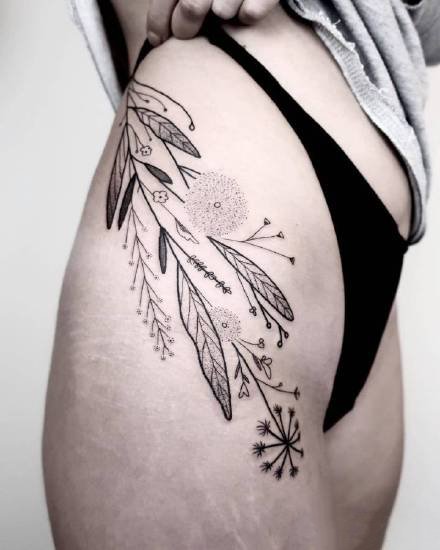 枝桠纹身：黑灰色的花草植物枝条纹身图案9张