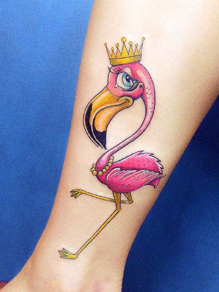 女孩子胸前锁骨处的小清新漂亮纹身图案