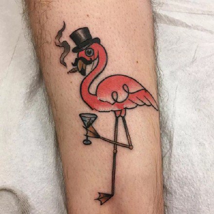 女孩子胸前锁骨处的小清新漂亮纹身图案