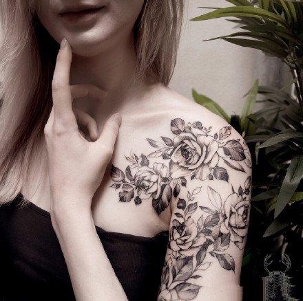 适合女生的各部位唯美的素花纹身图案