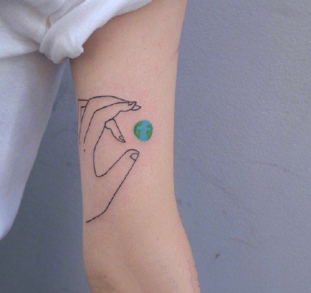 纹在胳膊上的超简约彩色小清新纹身图案