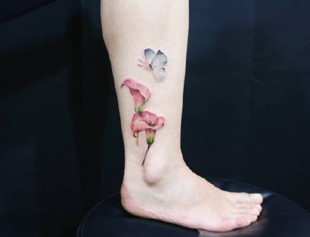 小清新的一组红色小花花纹身作品图片