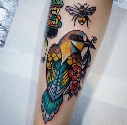 红色调很漂亮的oldschool风格的纹身图案