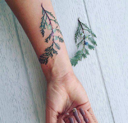 植物花卉纹身：27张鲜艳的彩色花卉植物纹身图案