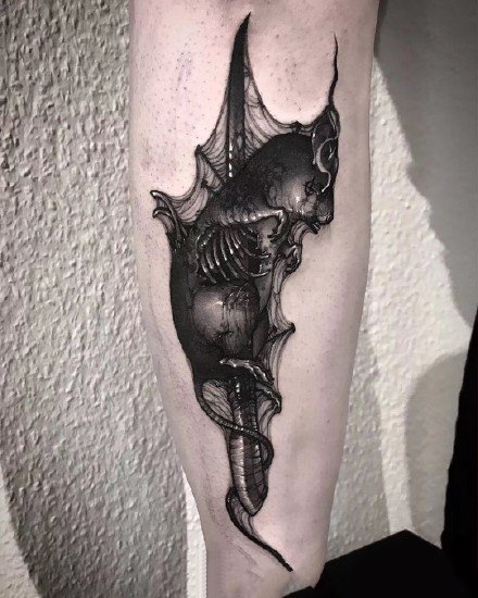 大黑灰色的newschool风格黑色手臂纹身图案