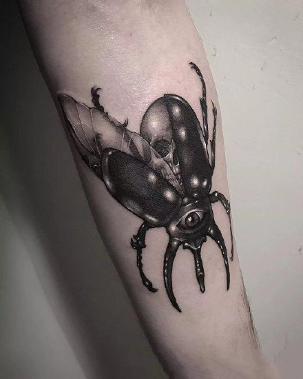 大黑灰色的newschool风格黑色手臂纹身图案