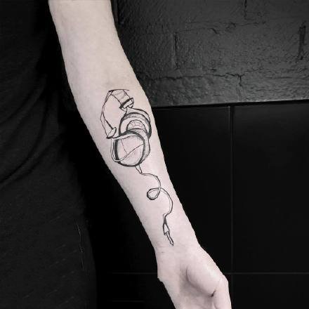 涂鸦风格的一组创意水彩纹身图案