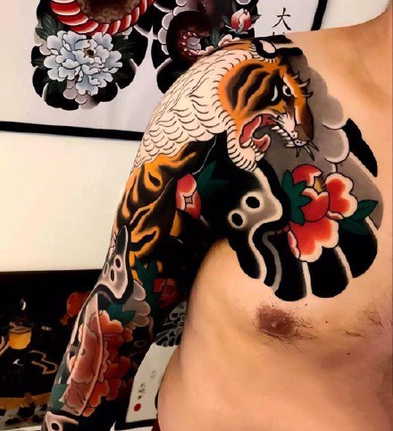 花臂：一组老传统风格的大花臂纹身图片