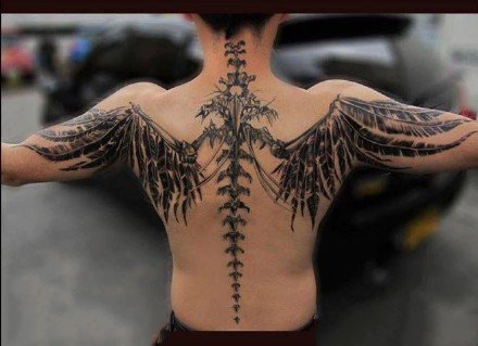 霸气翅膀：适合男性的一组霸气翅膀纹身图案9张