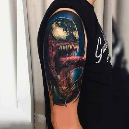 欧美科幻电影中的彩色纹身图案欣赏