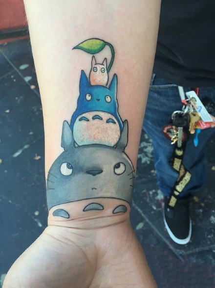 18张宫崎骏动漫角色龙猫的卡通纹身图案