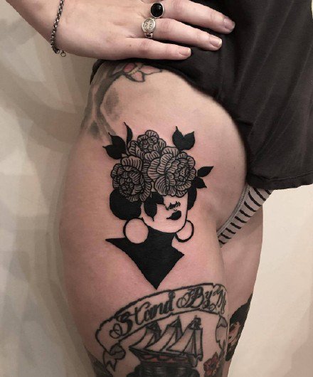 黑灰女郎+点刺风格的一组女郎黑灰纹身图案