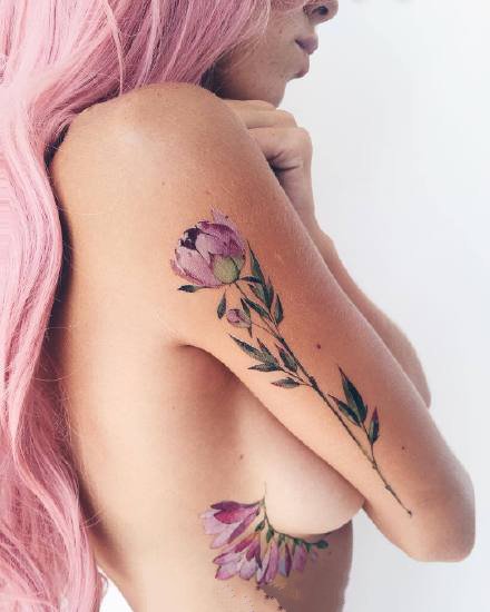 女性专属的一组水彩色花卉植物纹身图案