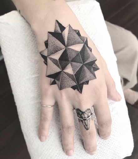 由几何体立体构成的3d视觉纹身图案欣赏