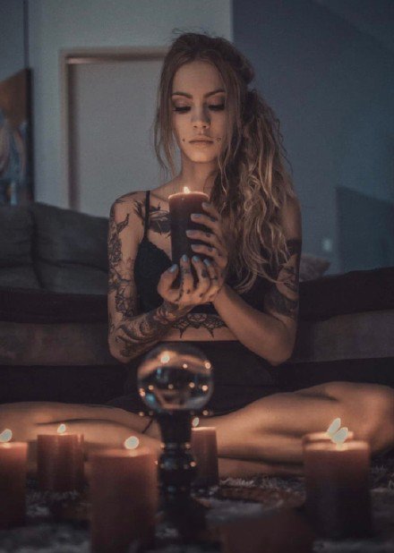 18张国外欧美纹身女性的图片赏析