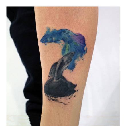 蓝色调的一组水墨彩色纹身图案9张
