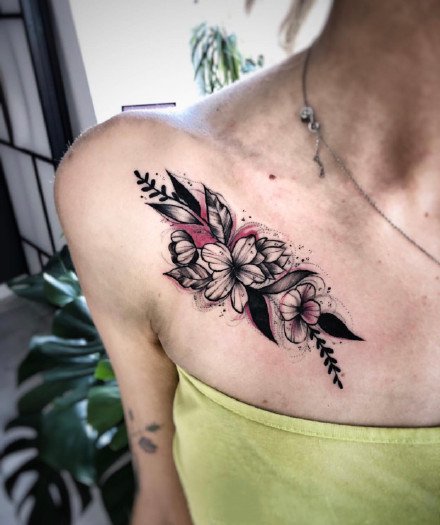 有点暗黑的红黑色调的一组纹身图案9张