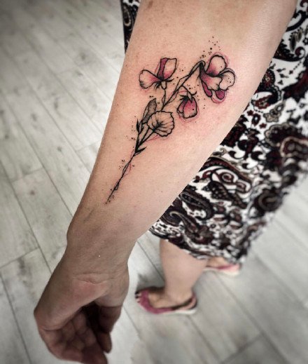 有点暗黑的红黑色调的一组纹身图案9张