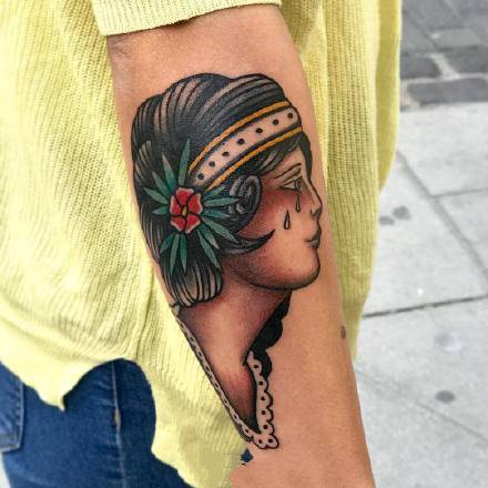 18张old school风格的摩登女郎纹身图案