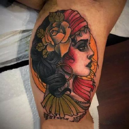 18张old school风格的摩登女郎纹身图案